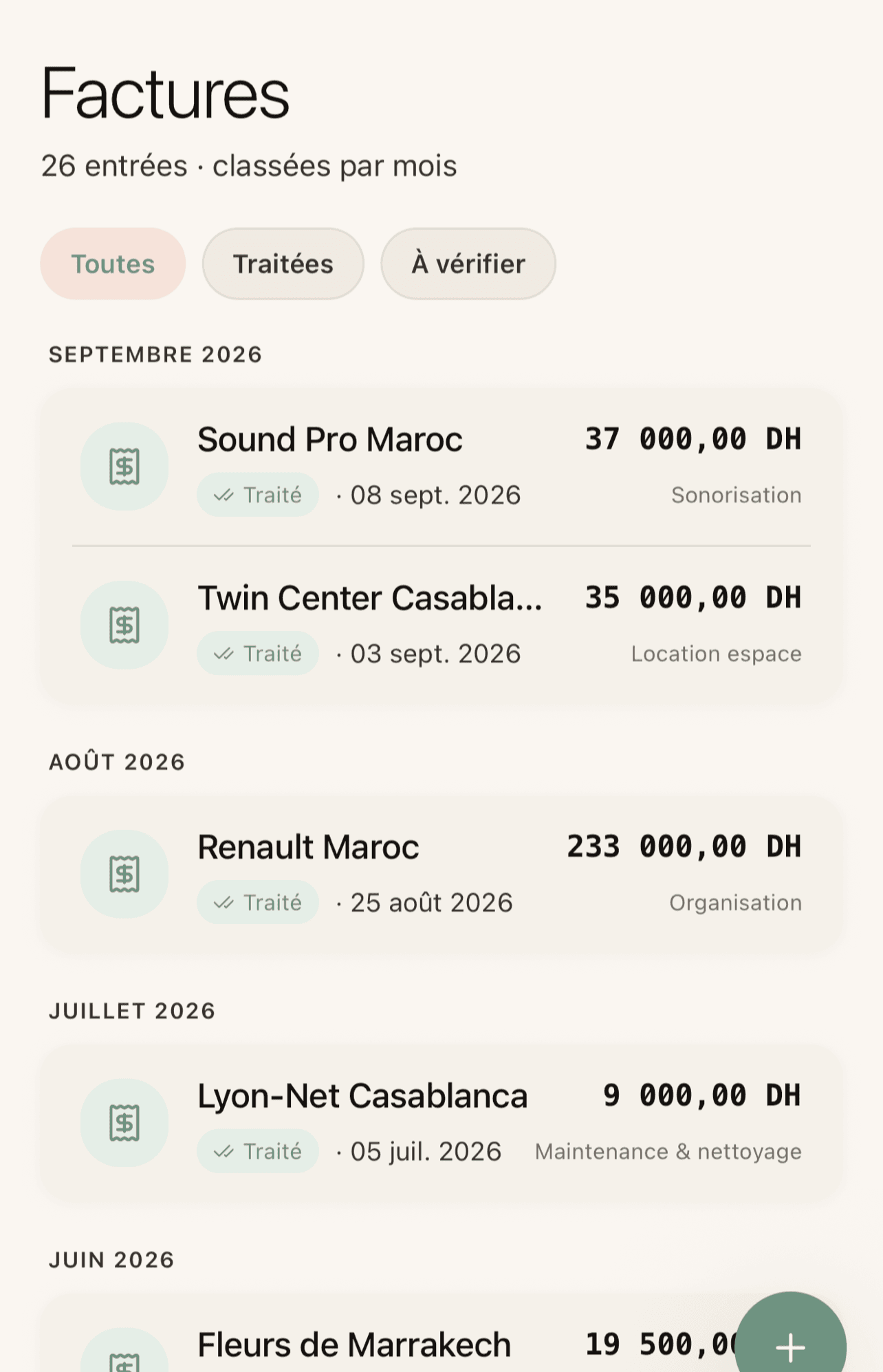 Factures classées par mois dans l’app MySunday : traitées, à vérifier ou en attente